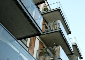 Qual é a melhor guarda corpo de vidro?