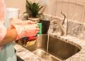 Como prevenir entupimentos em imóveis antigos: cuidados com os encanamentos